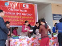 "Bát cháo tình thương" ấm lòng người bệnh của Hội LHPN huyện Nguyên Bình