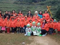 Đoàn thiện nguyện Hà Nội đến tặng quà tại xã Quốc Toản huyện Trà Lĩnh