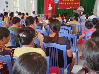 Ra mắt mô hình “Chi hội phụ nữ tham gia đảm bảo trật tự an toàn giao thông” tại xóm Cốc Chủ, xã Phù Ngọc, huyện Hà Quảng