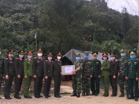 Hội Phụ nữ Công an tỉnh thăm các điểm chốt phòng chống dịch tại Sóc Giang, Hà Quảng