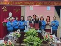 Hội LHPN tỉnh và LĐLĐ tỉnh ký kết Chương trình phối hợp tổ chức các hoạt động trong nữ cán bộ, công chức, viên chức và công nhân lao động  giai đoạn 2022 - 2027
