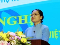 Ủy viên BCH TW Đảng, Chủ tịch Hội LHPN Việt Nam Hà Thị Nga phát biểu tại Hội nghị Ban Chấp hành TW Hội LHPN Việt Nam lần thứ 8, khóa XIII