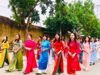 Hội LHPN huyện Hòa An tổ chức giải bóng chuyền hơi và hoạt động diễu hành áo dài, đồng diễn dân vũ chào mừng kỷ niệm 114 năm Ngày Quốc tế Phụ nữ 8/3 và 1984 năm Khởi nghĩa Hai Bà Trưng.