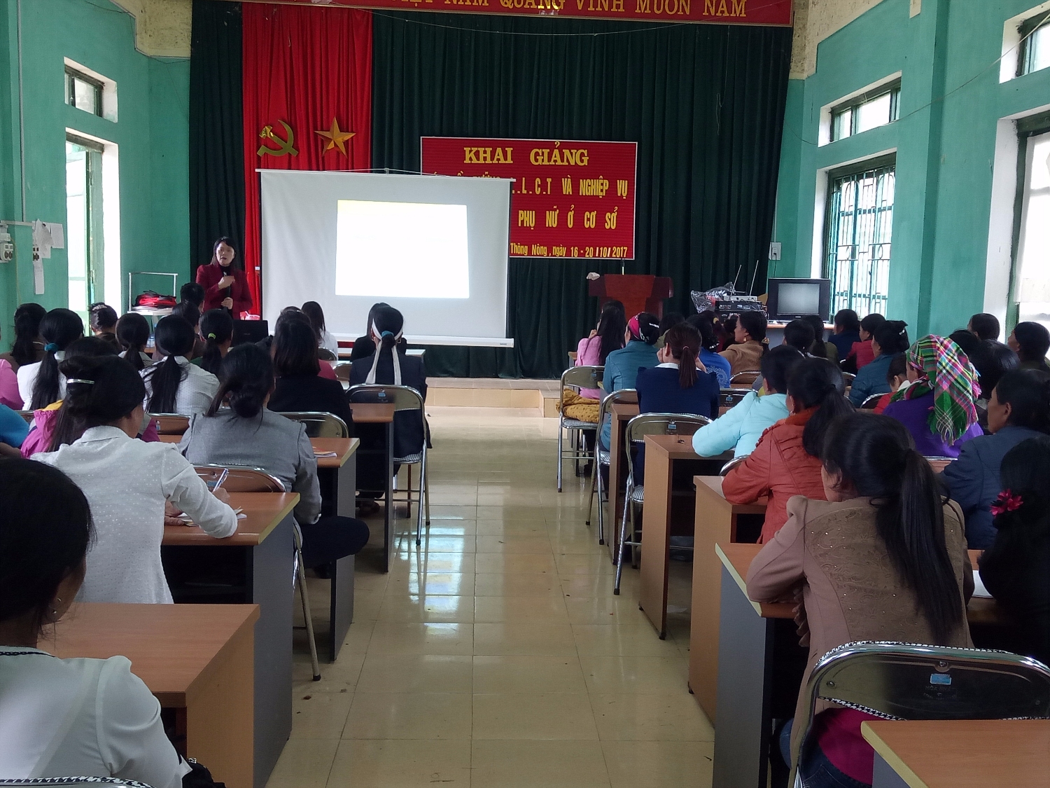Hội LHPN huyện Thông Nông khai giảng lớp  Bồi dưỡng lý luận chính trị và nghiệp vụ công tác Hội