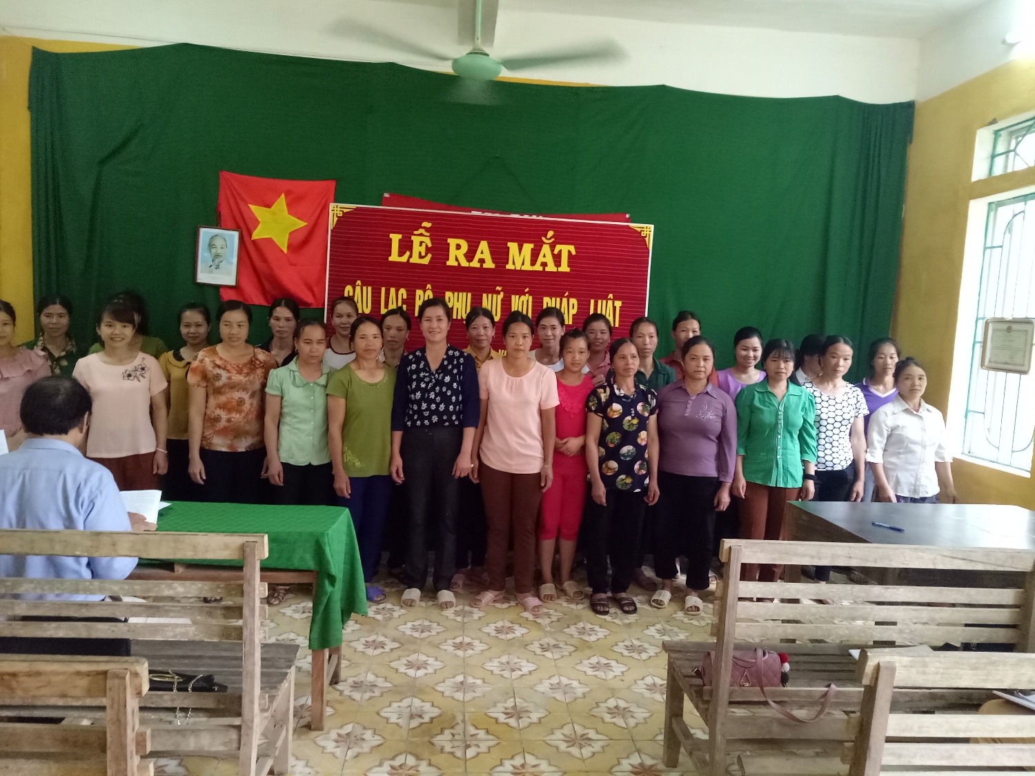Lễ ra mắt Câu Lạc bộ “Phụ nữ với Pháp Luật”  tại xóm Nà So xã Vị Quang huyện Thông Nông