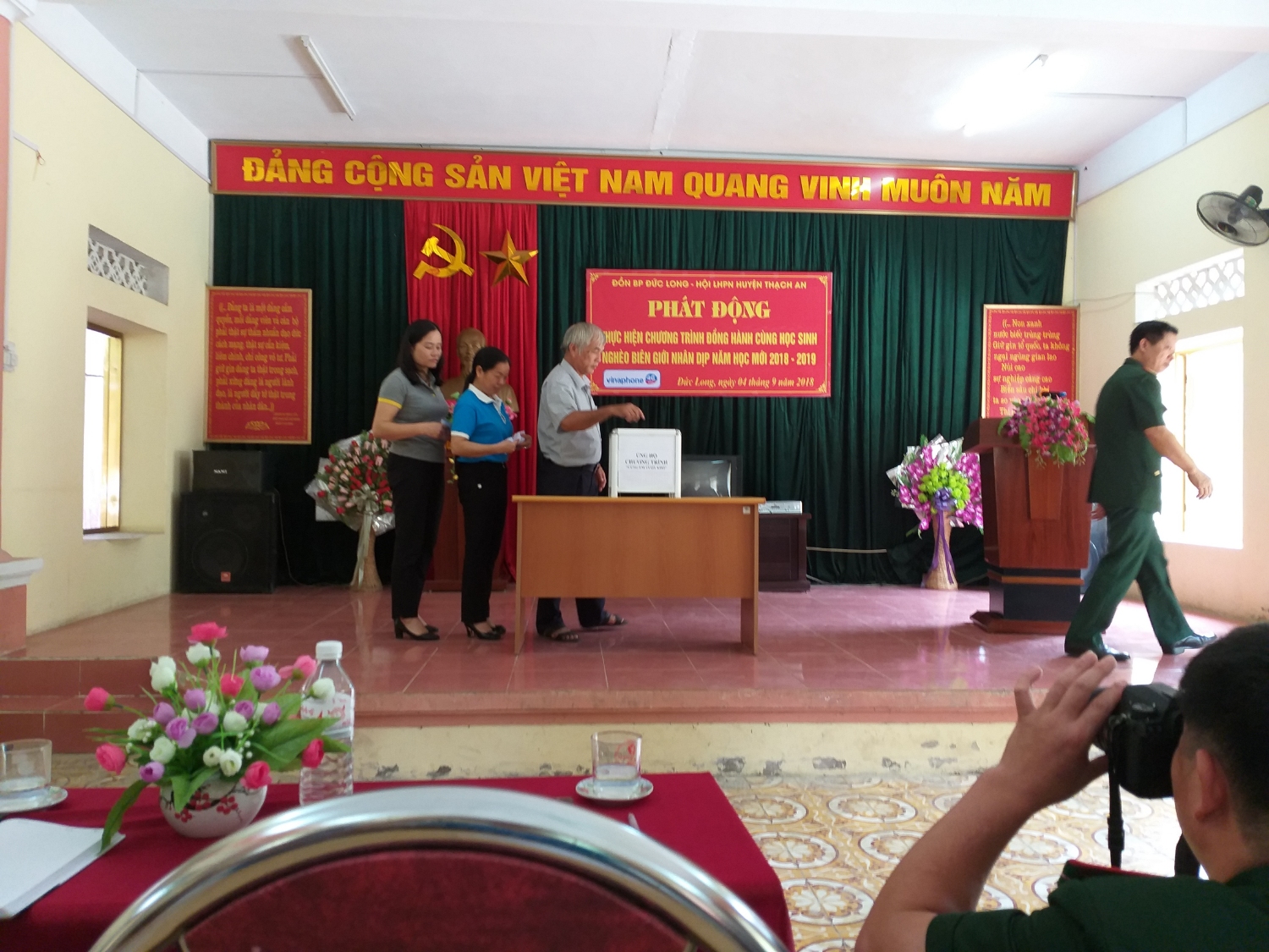 Hội LHPN huyện Thạch An và Đồn Biên phòng Đức Long tổ chức phát động chương trình đồng hành cùng học sinh nghèo nhân dịp khai giảng năm học mới
