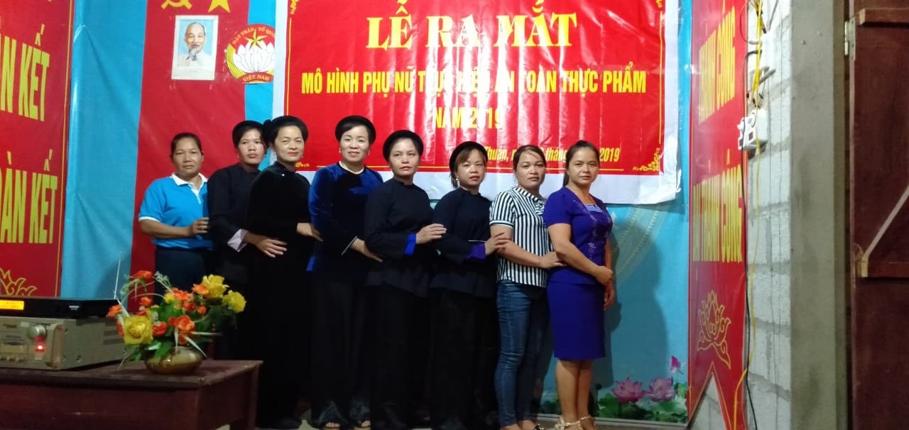 Ra mắt mô hình phụ nữ  thực hiện an toàn thực phẩm tại thị trấn Hòa Thuận