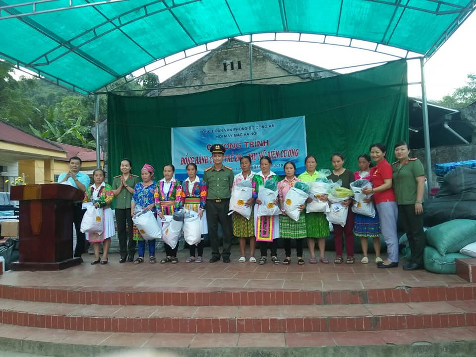 Hội LHPN huyện Bảo Lâm kết nối yêu thương  đến với phụ nữ và trẻ em nghèo
