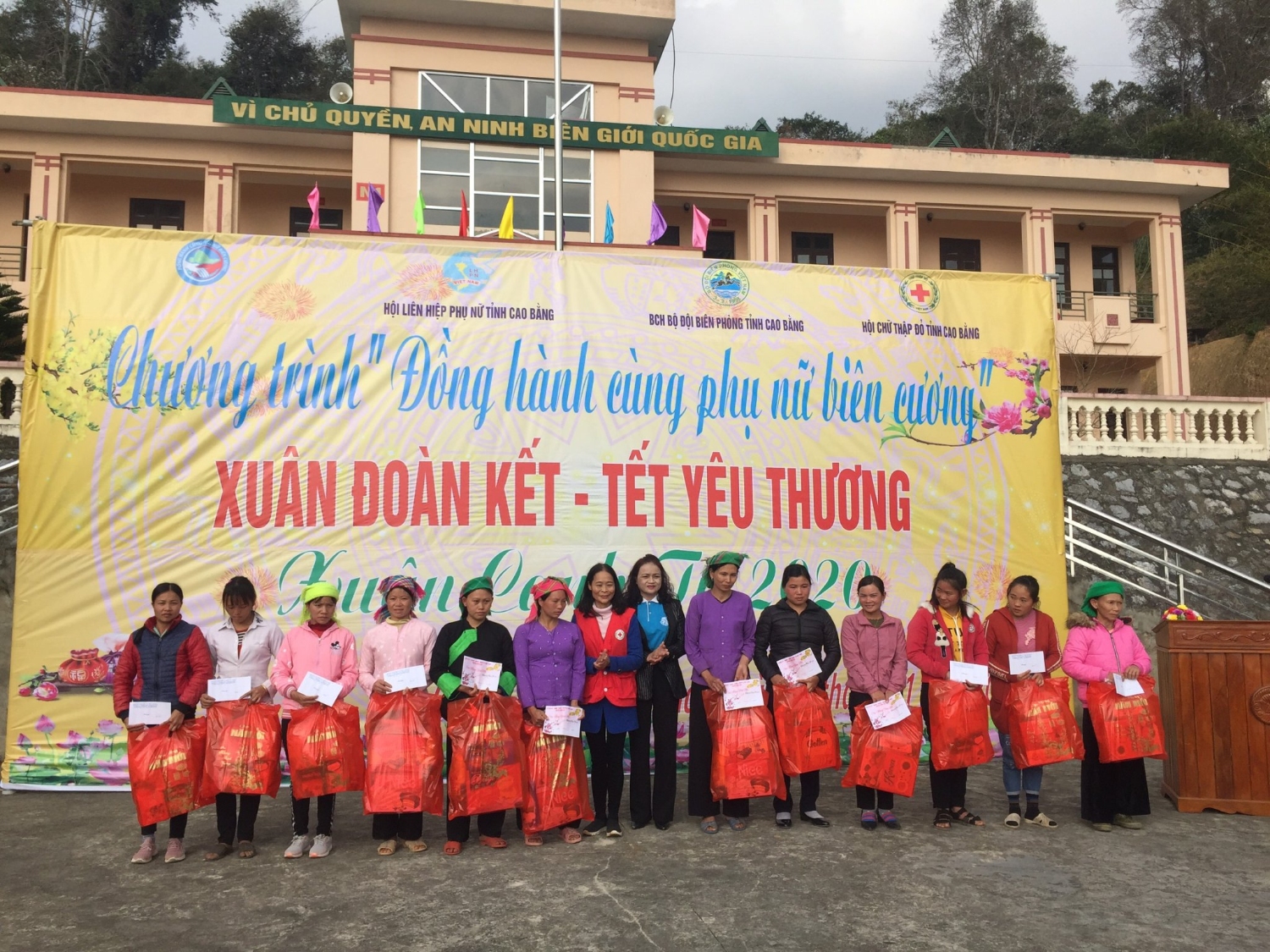 Hội LHPN tỉnh Cao Bằng với các hoạt động thực hiện Chương trình "Xuân đoàn kết - tết yêu thương" dịp xuân Canh Tý