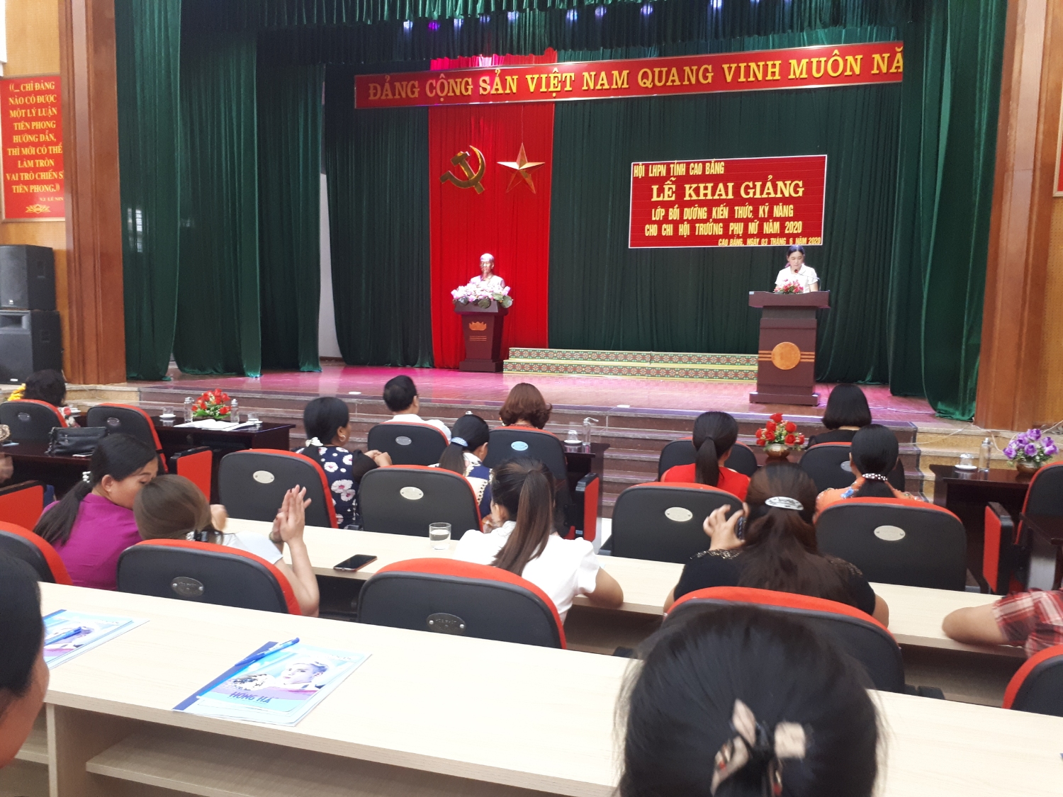 Đ/c Nông Thị Tuyết - Chủ tịch Hội LHPN tỉnh khai mạc lớp Tập huấn cho đội ngũ Chi hội trưởng