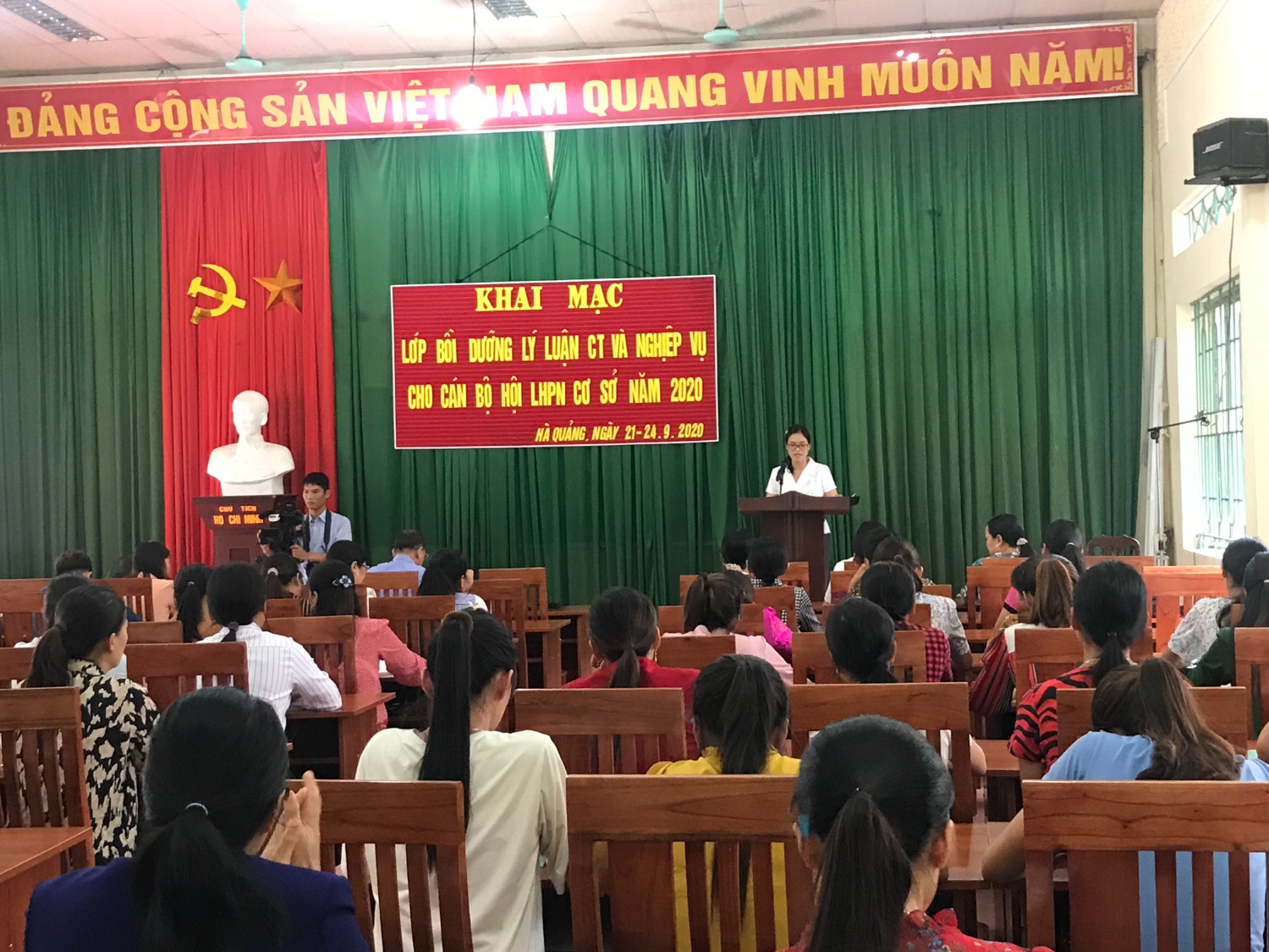 Hội LHPN huyện Hà Quảng  phối hợp mở lớp Bồi dưỡng lý luận chính trị và nghiệp vụ công tác Hội