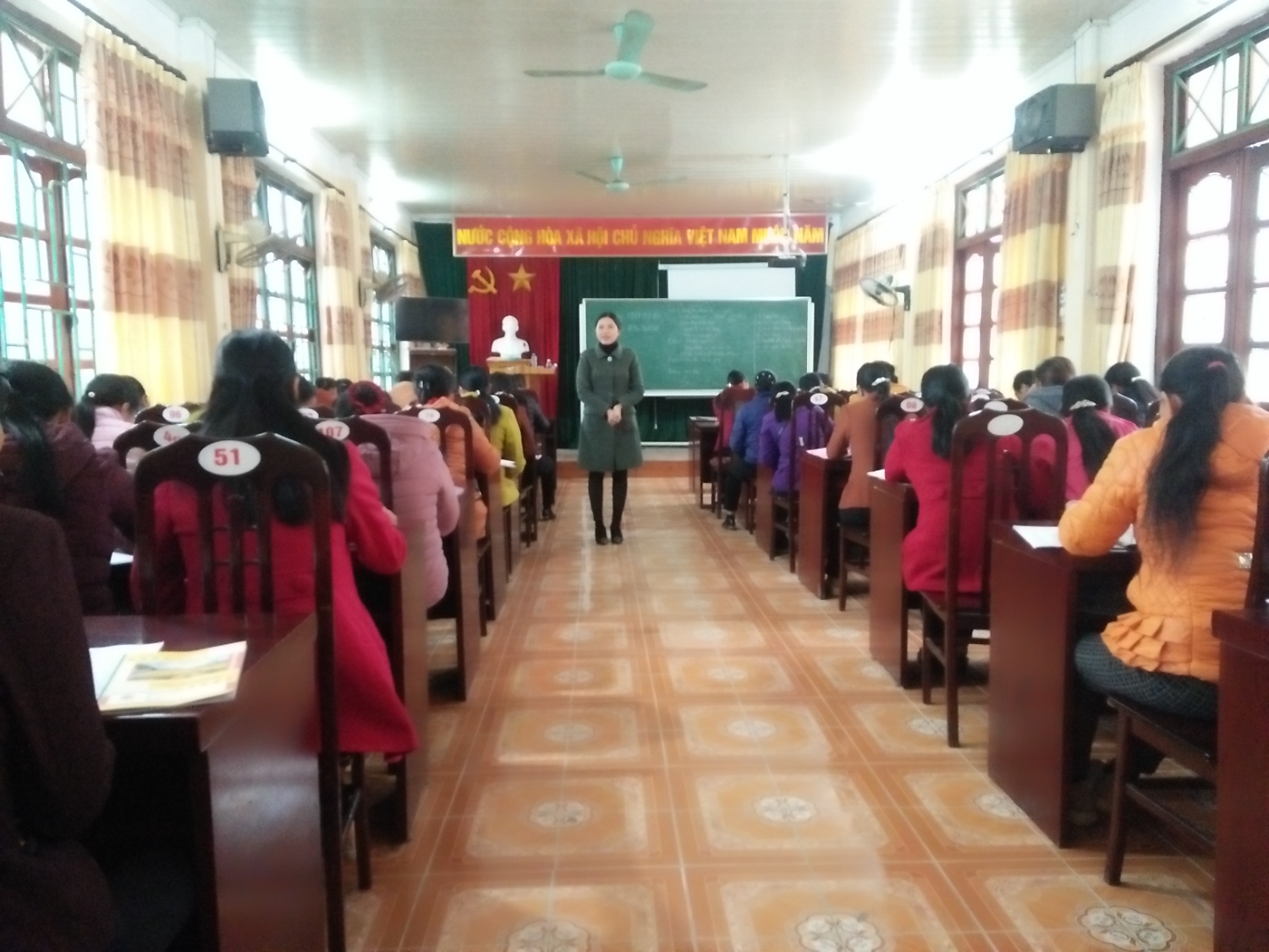 Hội LHPN huyệnTrùng Khánh phối hợp tổ chức  lớp Bồi dưỡng lý luận chính trị và nghiệp vụ Công tác Hội