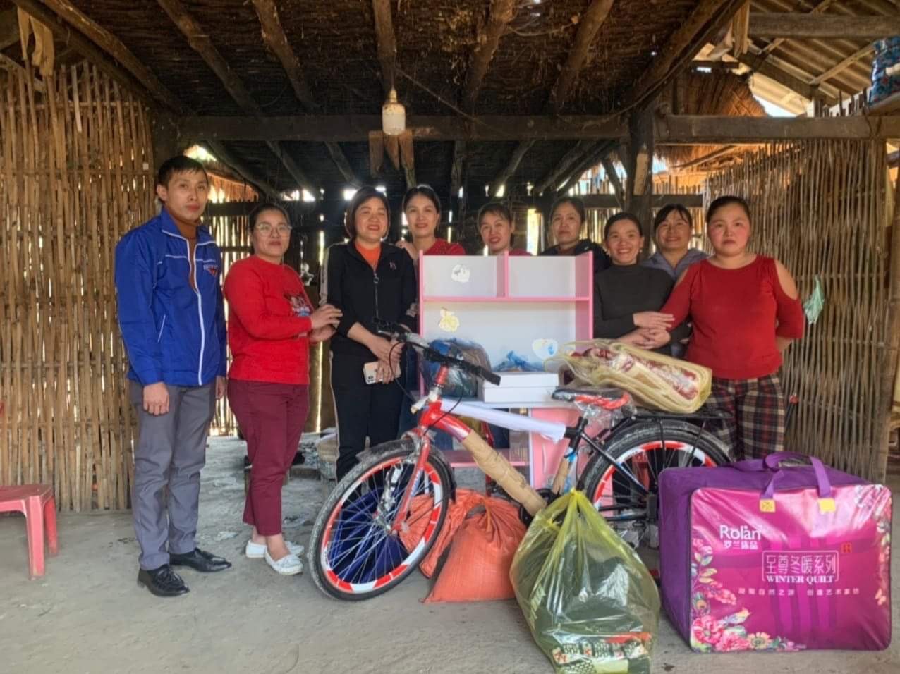 Hội LHPN huyện Hà Quảng hỗ trợ phụ nữ có hoàn cảnh khó khăn đột xuất, hỏa hoạn, ốm đau trên địa bàn