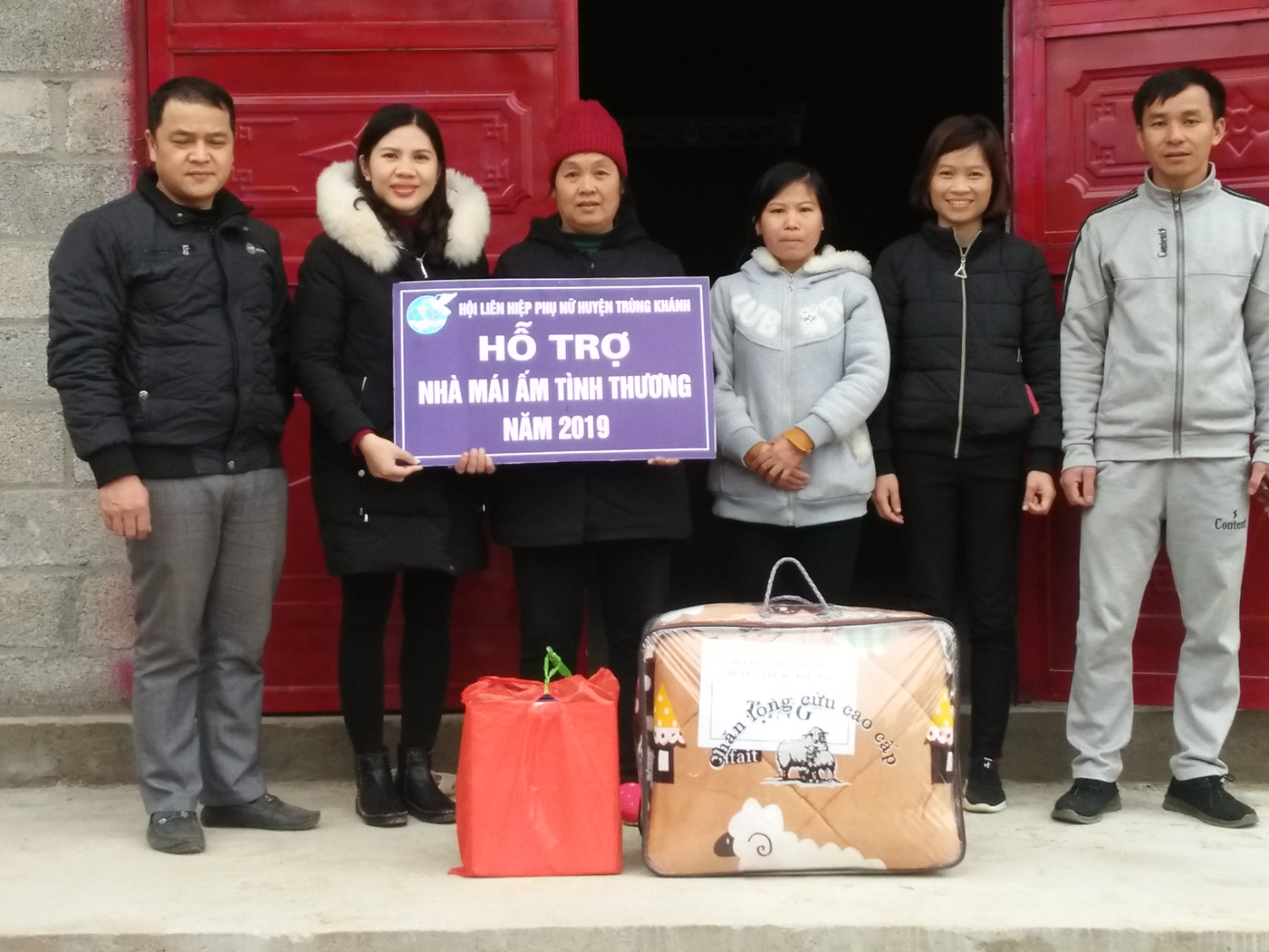 Hội LHPN huyện Trùng Khánh  tổ chức nghiệm thu và  hỗ trợ nhà “Mái ấm tình thương”