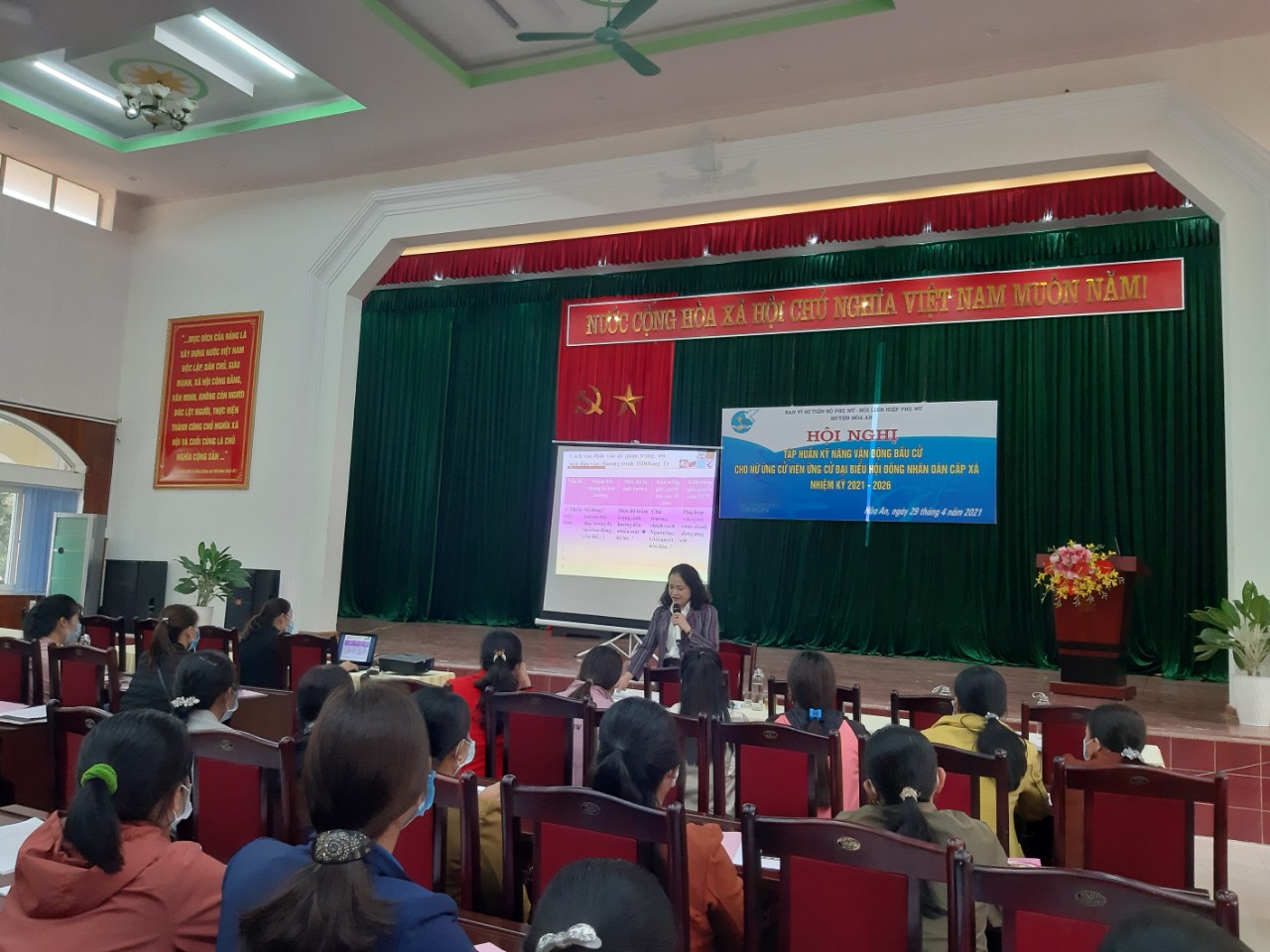 Hội LHPN huyện Hòa An phối hợp tổ chức Hội nghị tập huấn cho nữ ứng cử viên đại biểu HĐND cấp xã, nhiệm kỳ 2021 - 2026