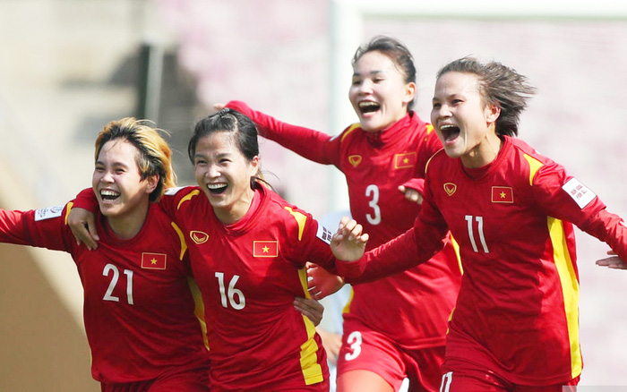 Hội LHPN Việt Nam “thưởng nóng” 500 triệu đồng cho đội tuyển bóng đá nữ Việt Nam