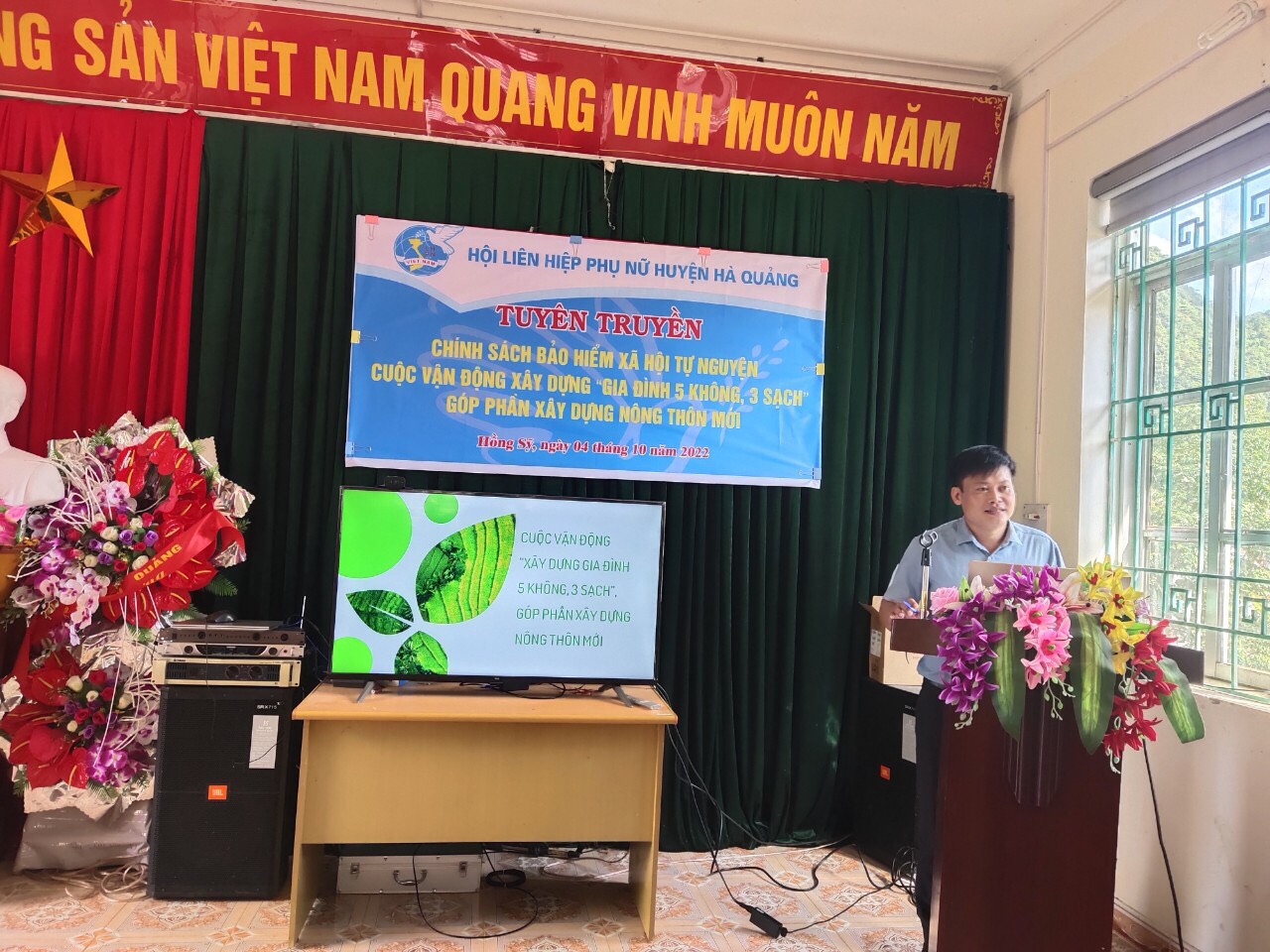 Hội LHPN huyện Hà Quảng phối hợp tuyên truyền về Bảo hiểm