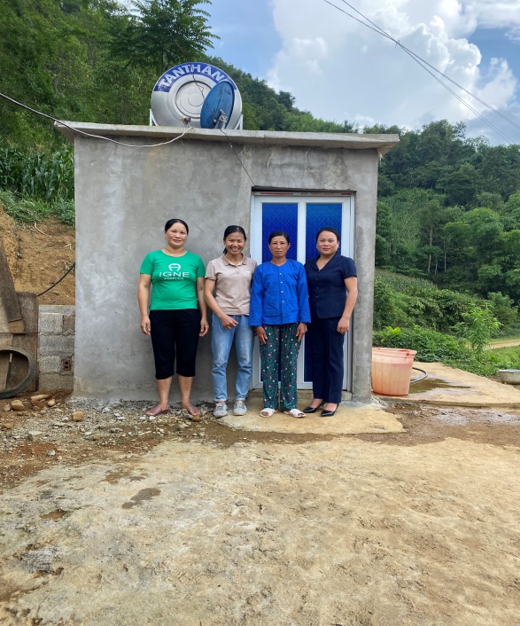 Phụ nữ Bảo Lạc hỗ trợ xây dựng nhà vệ sinh, góp phần thực hiện tiêu chí về Môi trường trong xây dựng nông thôn mới trên địa bàn huyện