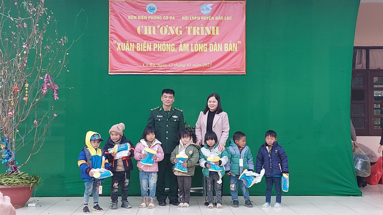 Hội LHPN huyện Bảo Lạc tổ chức các hoạt động hướng về biên giới nhân dịp Tết nguyên đán Quỹ Mão 2023
