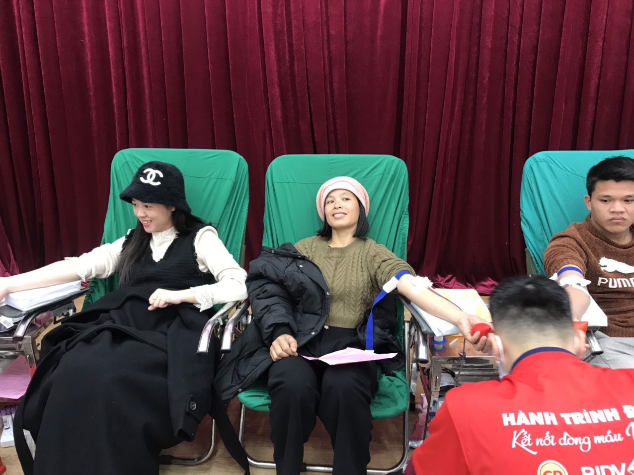 Phụ nữ huyện Hà Quảng tham gia chương trình “Hiến máu tình nguyện – Giọt hồng nhân ái”