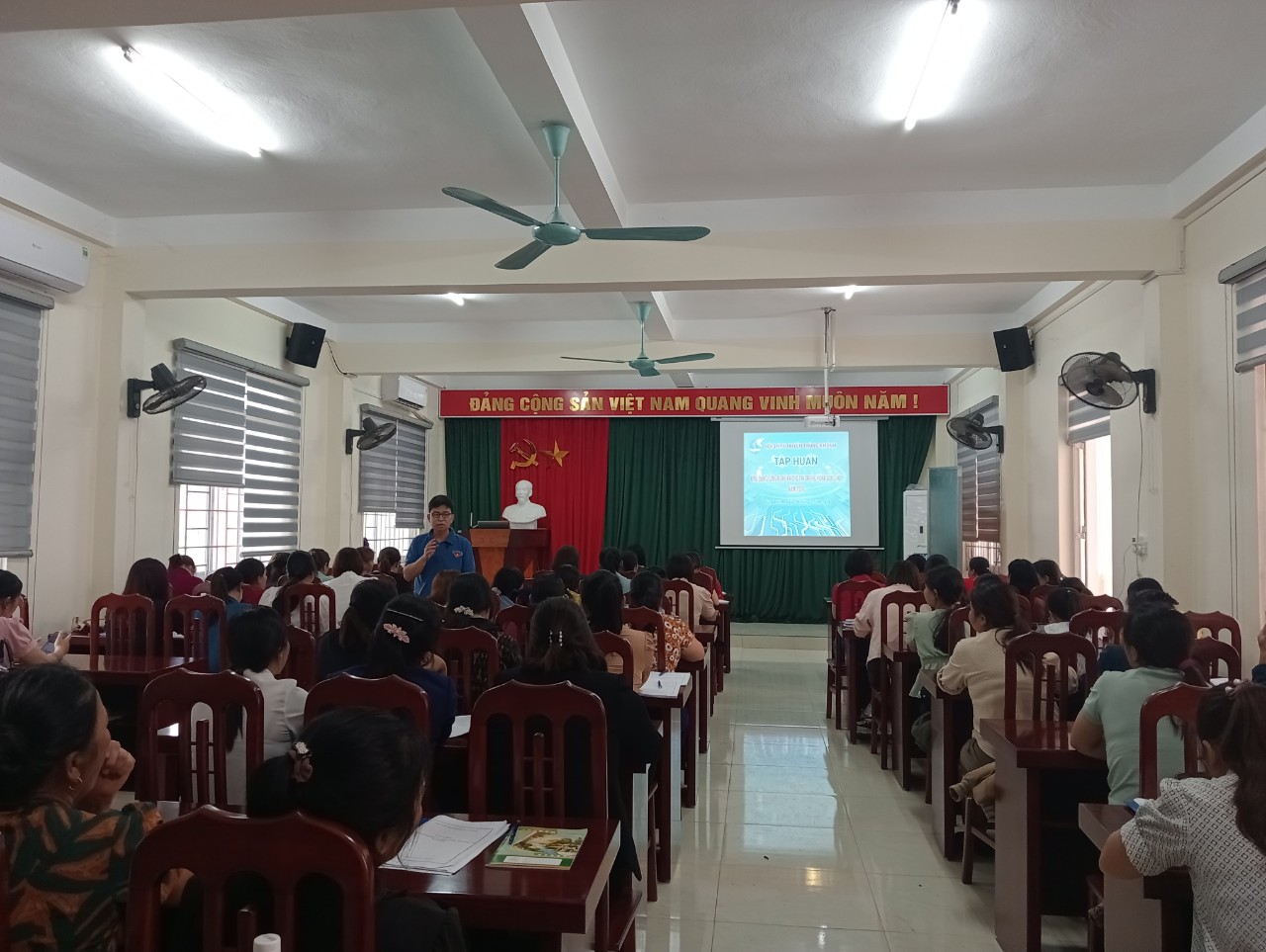 Hội LHPN huyện Trùng Khánh phối hợp tập huấn nâng cao ứng dụng công nghệ thông tin trong hoạt động Hội