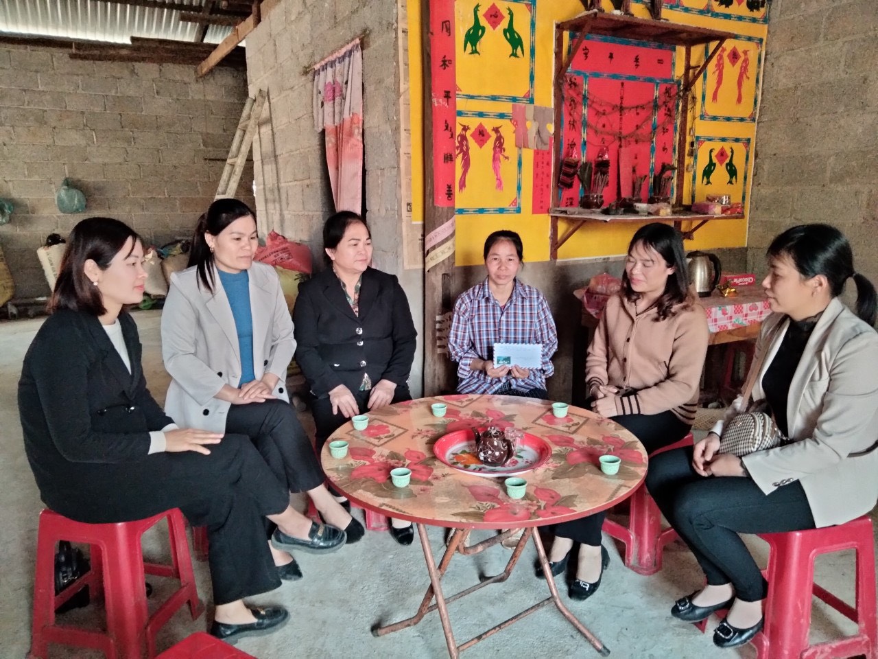 Hạ Lang - Thăm, tặng quà cho hội viên phụ nữ có hoàn cảnh khó khăn  tại xã biên giới theo Chương trình “Đồng hành cùng phụ nữ biên cương”