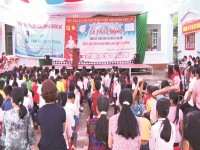 Đông đảo phụ nữ tham gia Lễ phát động Năm an toàn cho phụ nữ và trẻ em tại xã Quang Trung (Trùng Khánh).