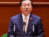 Đồng chí Lại Xuân Môn, Ủy viên Trung ương Đảng, Bí thư Đảng ủy, Phó Trưởng ban Thường trực Ban Tuyên giáo và Dân vận Trung ương, tham luận về vấn đề “Công tác chính trị, tư tưởng trong kỷ nguyên mới”. (Ảnh: TTXVN)