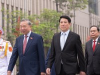 Tổng Bí thư Tô Lâm cùng lãnh đạo Đảng, Nhà nước, đại biểu Quốc hội đến đặt vòng hoa và vào Lăng viếng Chủ tịch Hồ Chí Minh. Ảnh: Phạm Thắng