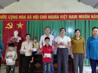 Phụ nữ xã Hưng Đạo: Chung sức làm đường,...