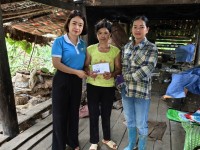 Hội LHPN xã Quảng Uyên thăm hỏi, động viên gia đình chị Mạc Thị Thời , hội viên phụ nữ xóm Tắc Kha.