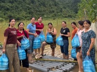 Hội LHPN xã Thông Nông triển khai chương trình “Bếp cơm nghĩa tình”, huy động hội viên tham gia nấu các suất cơm miễn phí phục vụ những hộ dân bị ảnh hưởng bởi ngập lụt.