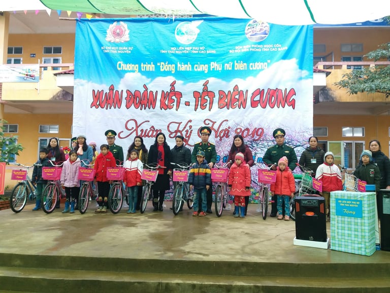 Hội LHPN tỉnh Thái Nguyên phối hợp tổ chức "Xuân đoàn kết – Tết biên cương" tại Trùng Khánh, Cao Bằng