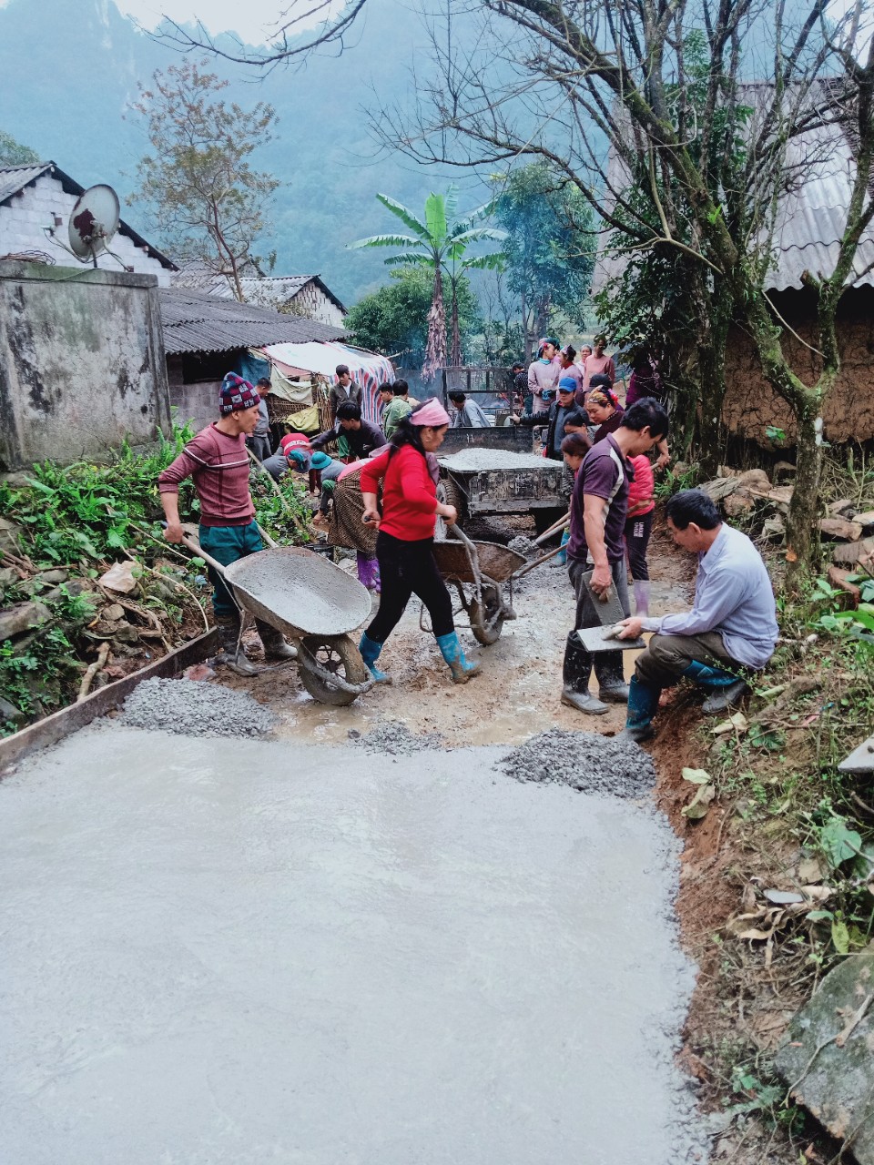 Hội LHPN xã Xuân Nội thực hiện tốt cuộc vận động “Xây dựng gia đình 5 không, 3 sạch, xây dựng nông thôn mới”