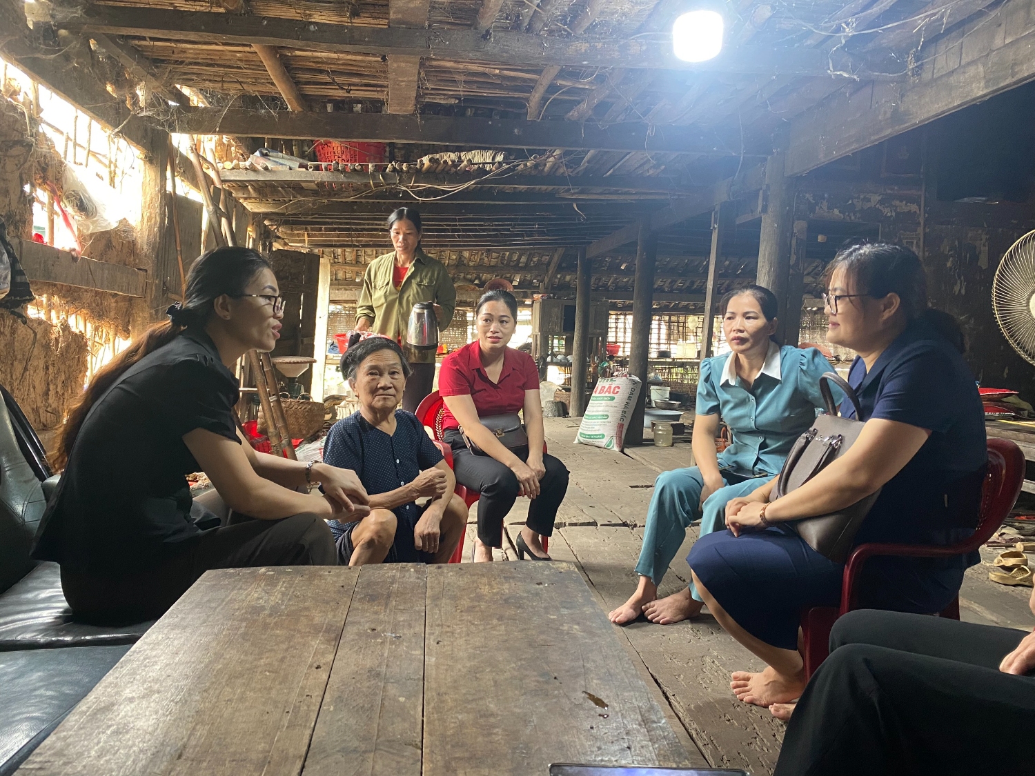 Hội LHPN huyện Hà Quảng chủ trì giám sát  triển khai thực hiện chính sách hỗ trợ cho phụ nữ và trẻ em khuyết tật  trên địa bàn huyện Hà Quảng năm 2022