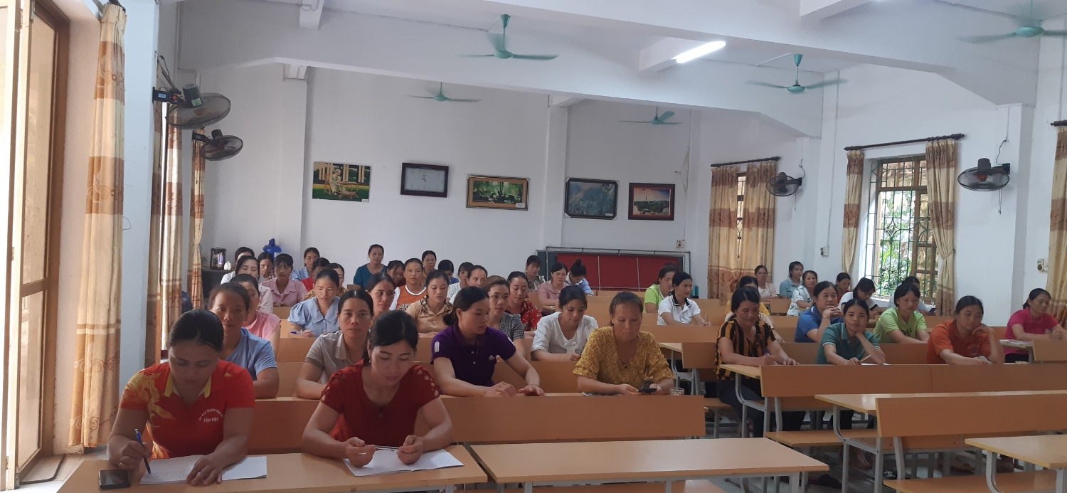Hội LHPN huyện Bảo Lâm phối hợp tổ chức lớp bồi dưỡng lý luận chính trị và nghiệp vụ công tác Hội