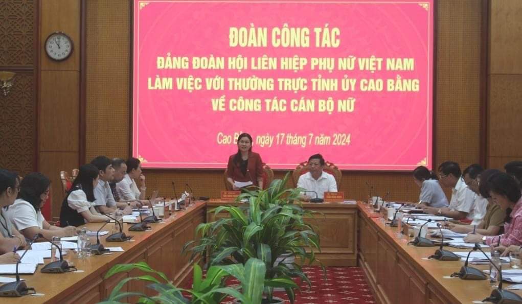 Đồng chí Tôn Ngọc Hạnh, Ủy viên dự khuyết BCH Trung ương Đảng, Phó Chủ tịch Hội Liên hiệp Phụ nữ Việt Nam thăm và làm việc tại tỉnh Cao Bằng