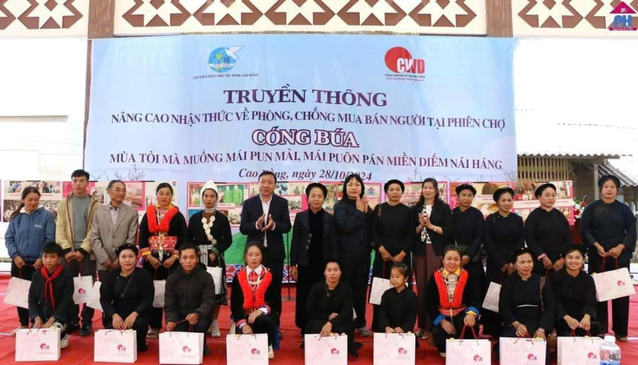 Hội nghị Truyền thông nâng cao nhận thức về phòng chống mua bán người tại Phiên Chợ Phia Đén, xã Thành Công, huyện Nguyên Bình