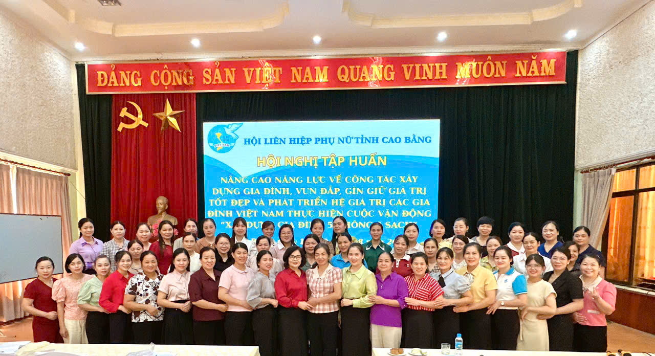 Đại biểu tham gia hội nghị tập huấn.