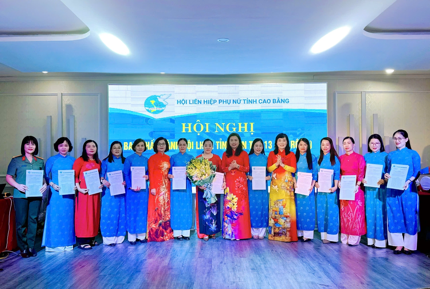 Hội LHPN tỉnh đã công bố Quyết định công nhận Ủy viên Ban Thường vụ, Ủy viên Ban Chấp hành Hội LHPN tỉnh khóa XVI, nhiệm kỳ 2021 - 2026.