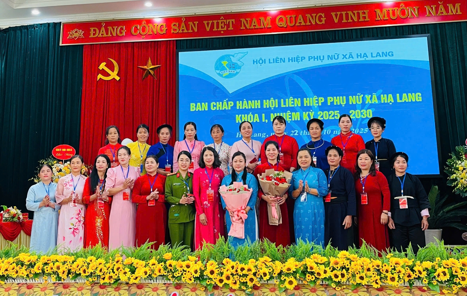 gen h phu nu ha lang 10 25