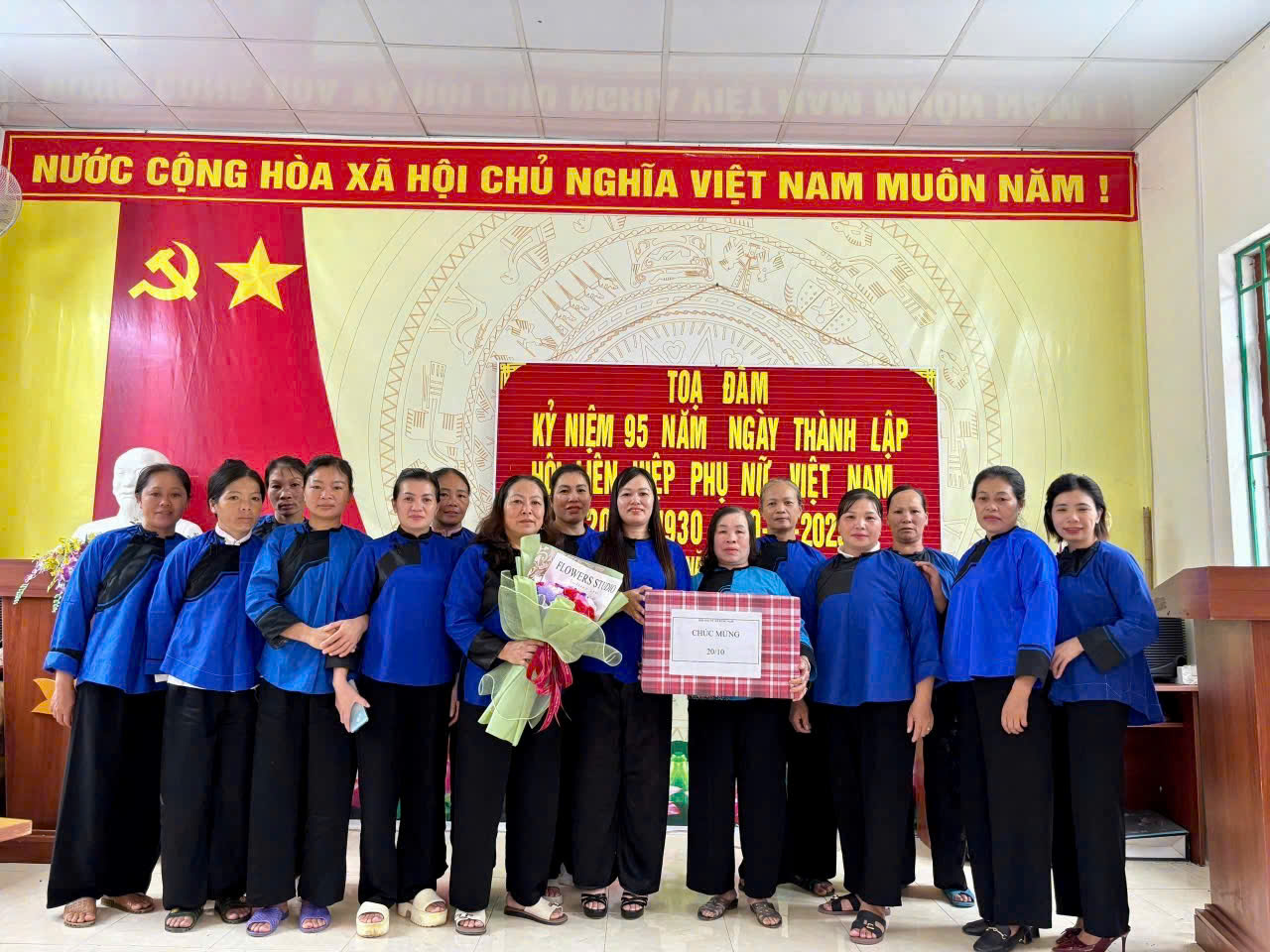 Chi hội phụ nữ xóm Nặm Nhũng, xã Lũng Nặm kỷ niệm 95 năm Ngày thành lập Hội LHPN Việt Nam và Ngày Phụ nữ Việt Nam 20/10.