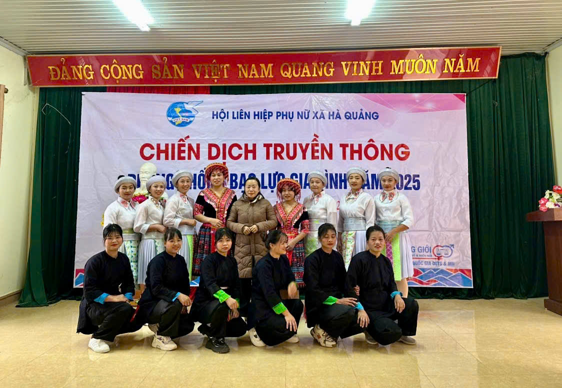 Hội viên phụ nữ xã Hà Quảng tham gia Chiến dịch truyền thông phòng, chống bạo lực gia đình năm 2025.