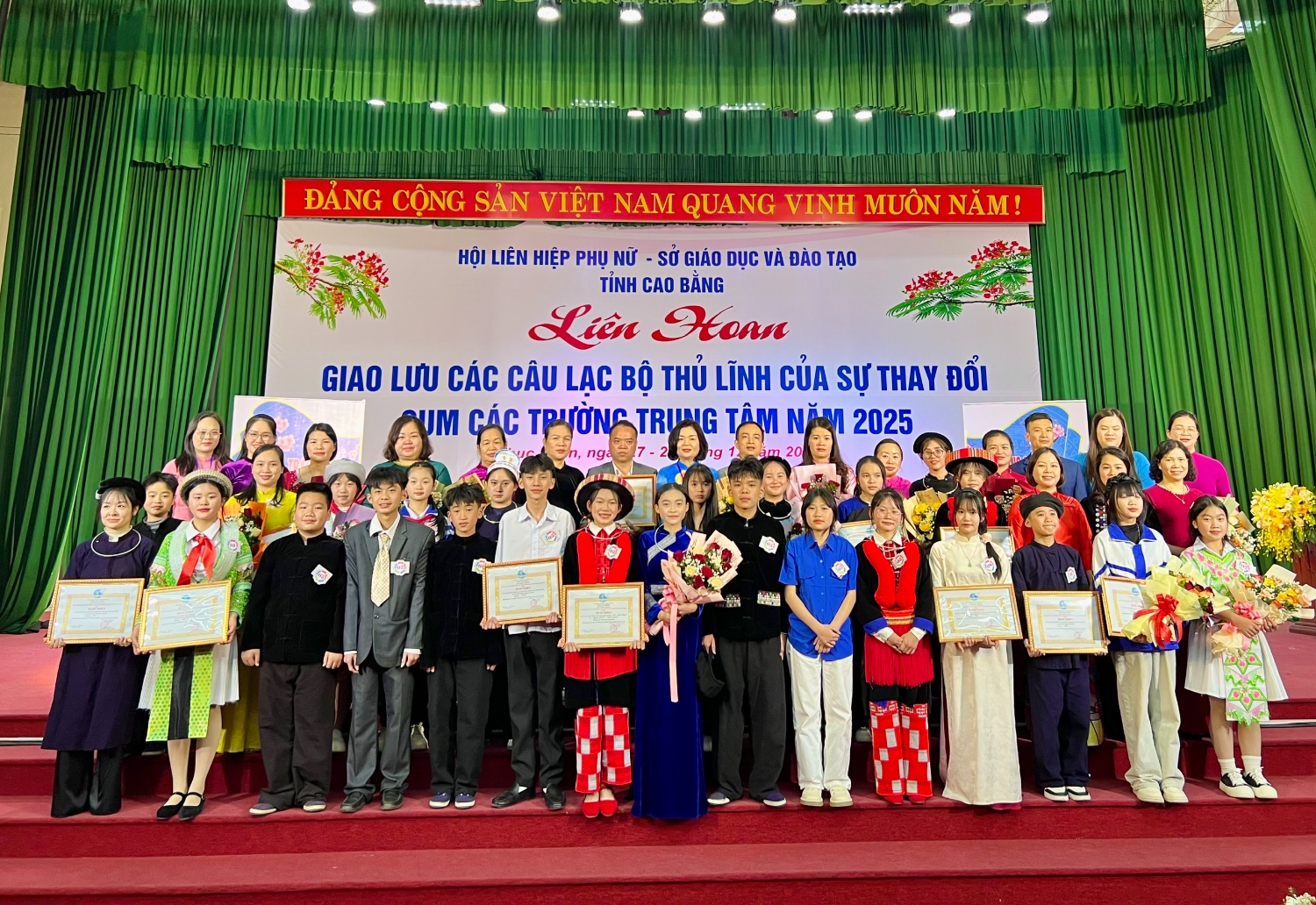 Liên hoan giao lưu các Câu lạc bộ “Thủ lĩnh của sự thay đổi” năm 2025 cụm các trường trung tâm tỉnh Cao Bằng