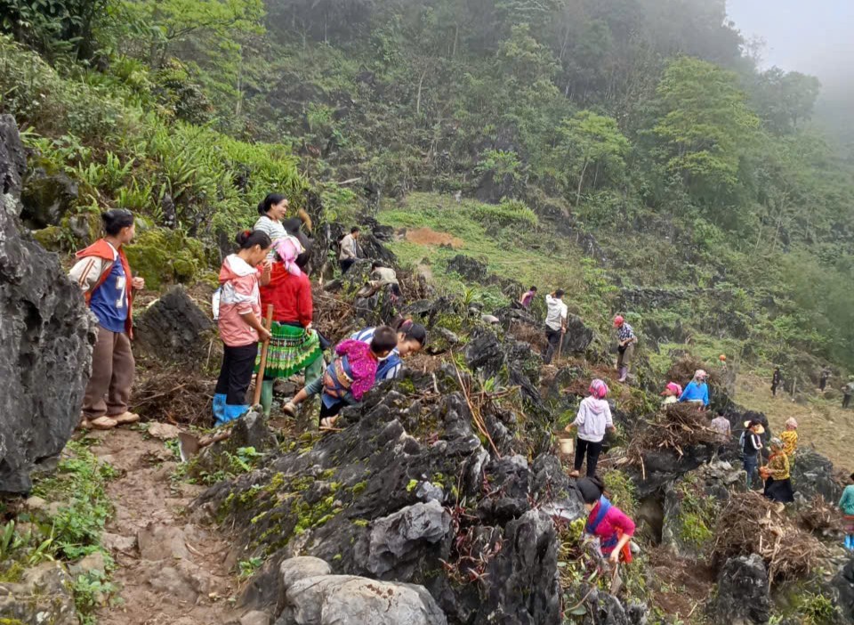gen h chi hoi phu nu xom lung giang xa lung nam huy dong vien giup trong ngo ho hoi vien ma thi chu
