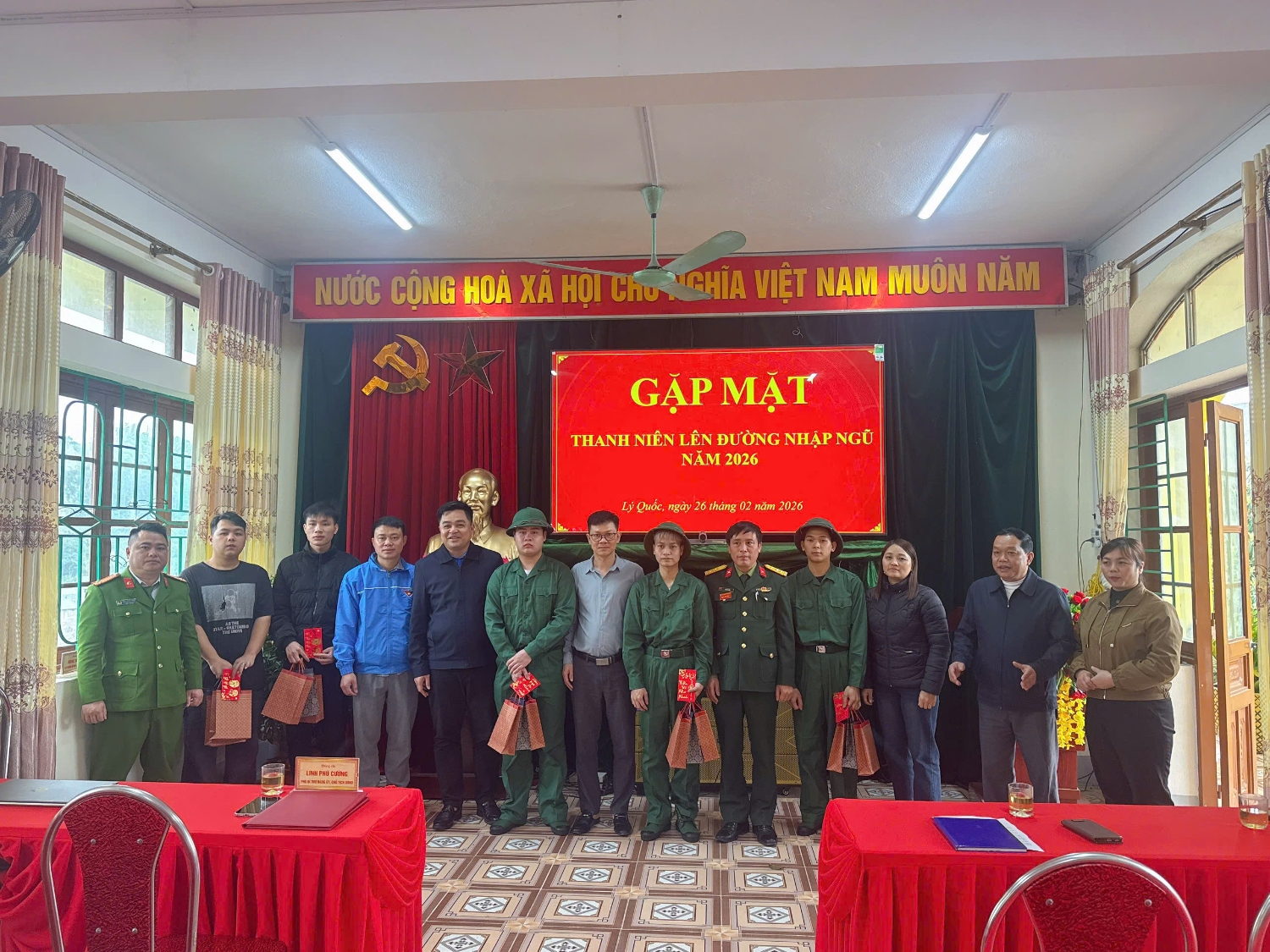 gen h hoi lhpn tinh hoi lhpn xa ly quoc phoi hop voi cac doan the tang qua cho thanh nien len duong nhap ngu nam 2026