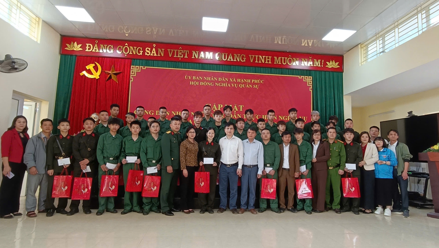 gen h hoi lhpn xa hanh phuc dong vien tan binh