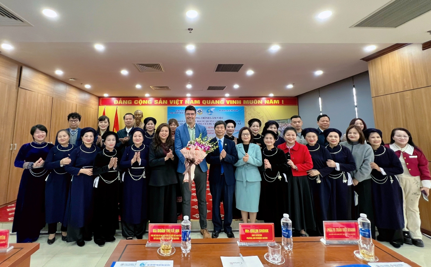 Hội LHPN tỉnh Cao Bằng phối hợp với Trung tâm Nghiên cứu Phát triển Phụ nữ Dân tộc thiểu số và miền núi – Đại học Thái Nguyên tổ chức buổi làm việc với Đoàn công tác Đại sứ quán Canada tại Việt Nam.