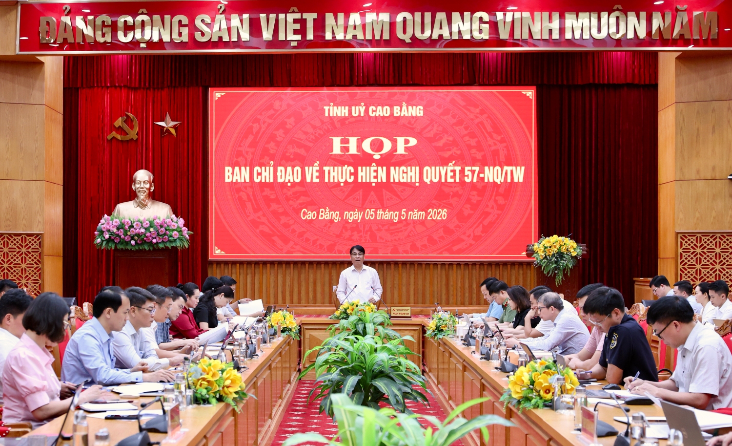 Bí thư Tỉnh ủy, Chủ tịch HĐND tỉnh Phan Thăng An kết luận cuộc họp.