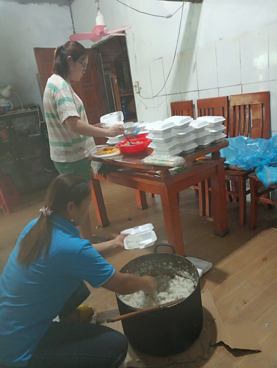 gen h hoi lhpn xa ly quoc chung tay ho tro nguoi dan bi anh huong do mua lu 5